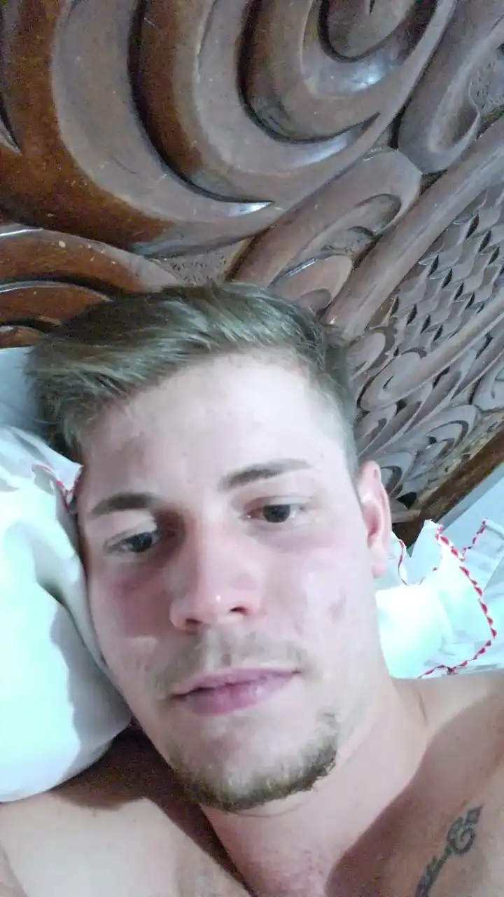 Eduardo_694 - Cam4 Free Video - 2025 05-07 17:09:24