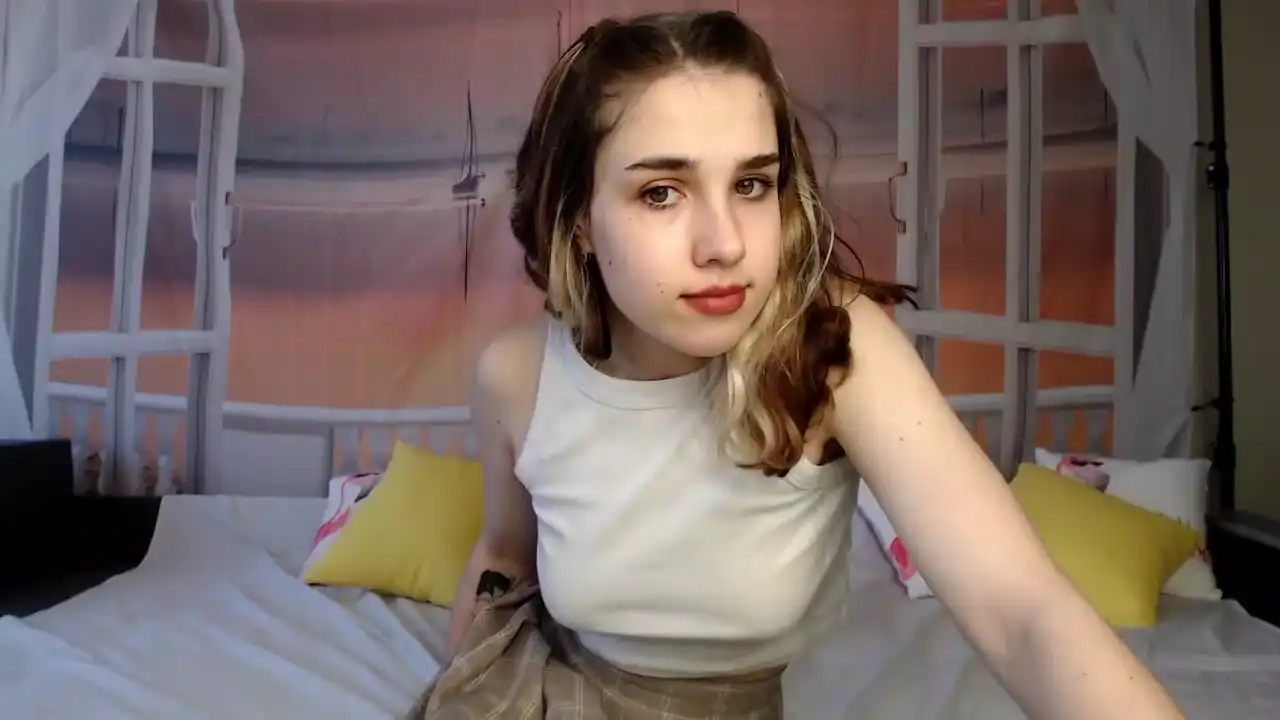 Ellawalker - Amateur.tv Free Video - 2025 03-07 11:19:16