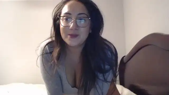 Emi-Hola - Flirt4Free Hot Show Video - 2025 01-19 09:08:12