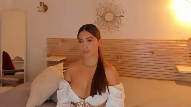 Emiliana-Lowell - Flirt4Free Hot Show Video - 2025 04-01 12:21:38
