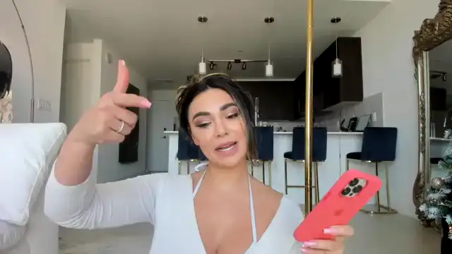 Esmeralda_Bel - Myfreecams Private Video - 2025 04-11 26:05:24