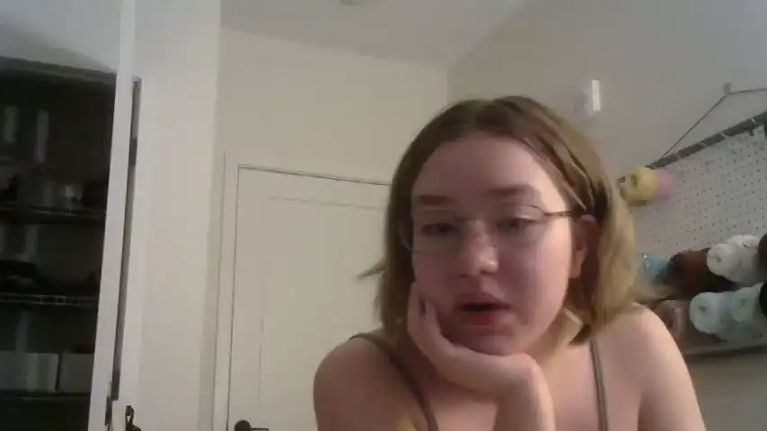 Ftarh18 - Chaturbate Live Video Recording - 2025 04-09 03:58:39