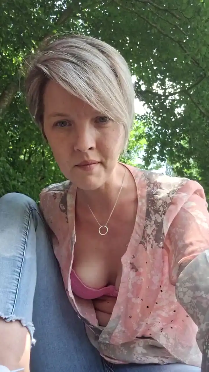 Gaelle0106 - Cam4 Live Video Recording - 2025 04-08 02:29:09