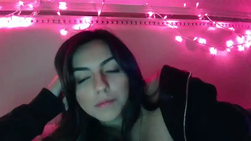 Genesismoselle - Chaturbate Free Video - 2025 02-05 21:15:56