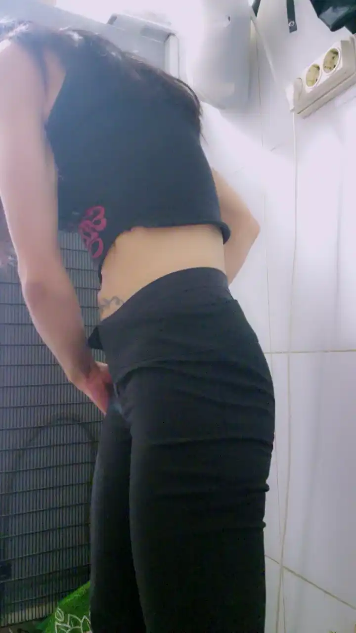 Giulagi - Cam4 Record Video - 2025 02-01 08:32:04